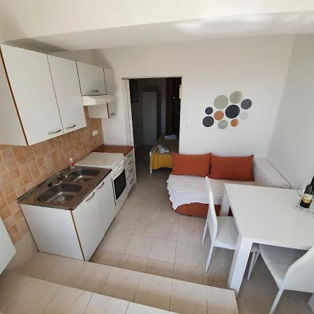 Apartment Ella *