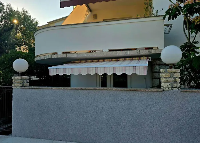 Ella Apartament Banjol
